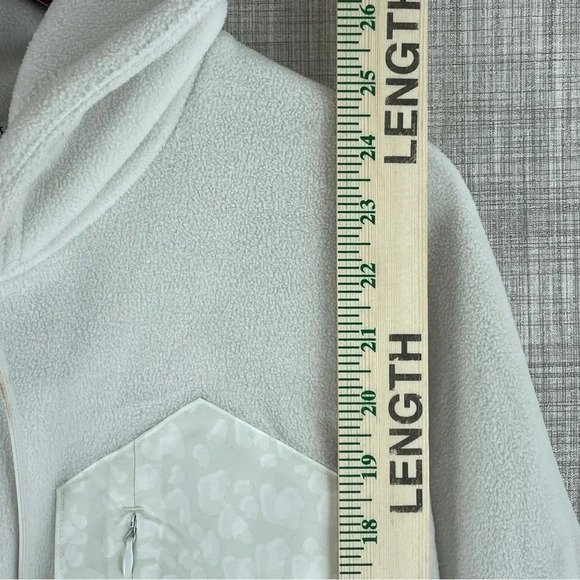 NWT Puma long sleeve hooded sweatshirt Womens Size XL - 2751 - Picture 6 of 10